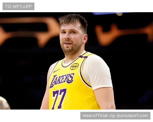 东契奇远投突破，湖人后场掌控力提升